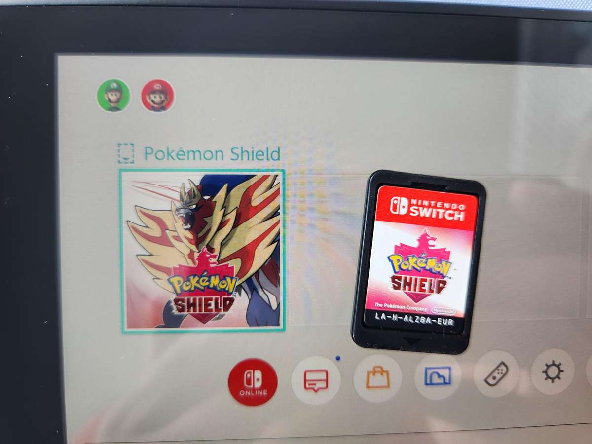 Nintendo Switch v2 Neon Blue/Neon Red - Excellent condition - Warranty + Pokemon Shield