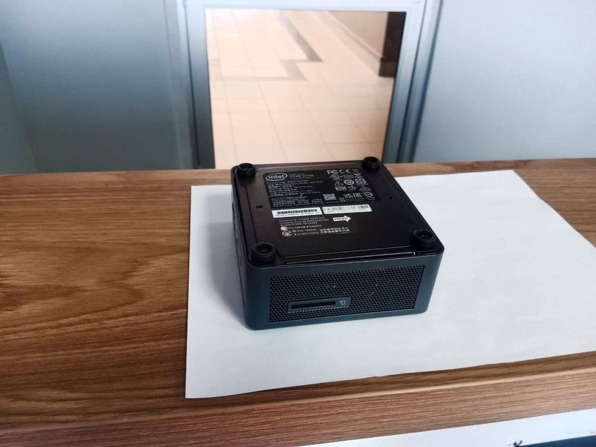 Intel NUC 10 i7-10710U | 16GB | 128GB SSD | Windows 11 Pro