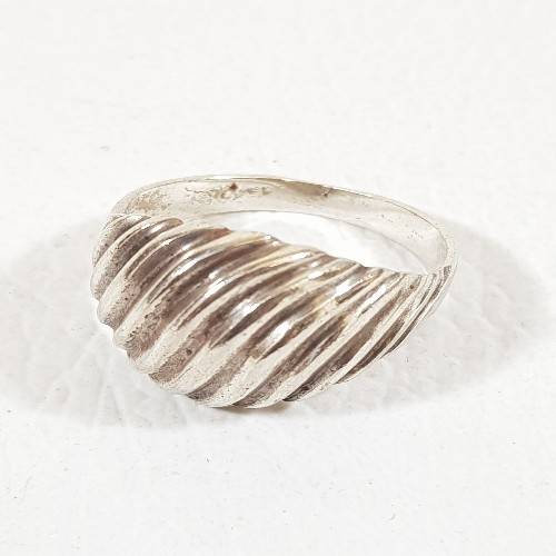 925 Sterling Silver Ring weight 33g size N as per photo
