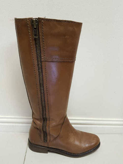 Genuine Leather GIA ladies tan boots as per photo