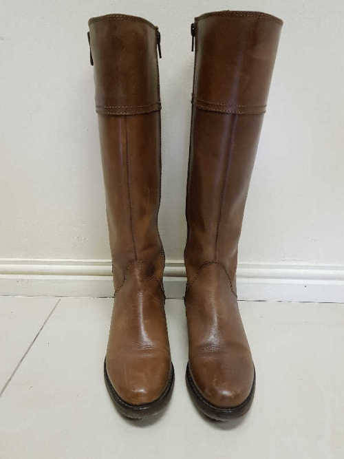 Genuine Leather GIA ladies tan boots as per photo