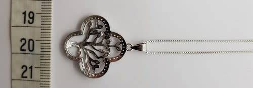 925 Sterling Silver Tree of Life Pendant and Chain weight 4g as per photo