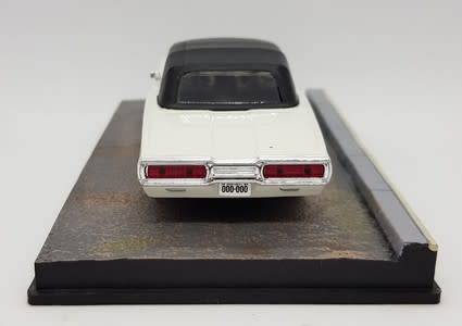 Ford Thunderbird - Goldfinger model car - as per photo