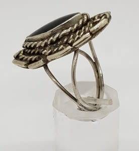 925 Sterling Silver Ring weight 8.1g size S as per photo