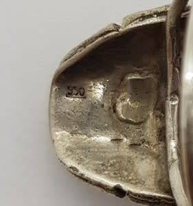 925 Sterling Silver Ring weight 8.1g size S as per photo