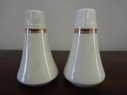 Salt & Pepper pots - @ CRAZY R1 start
