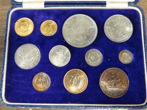 1952 Long proof set with gold coins in presentation box as per photo