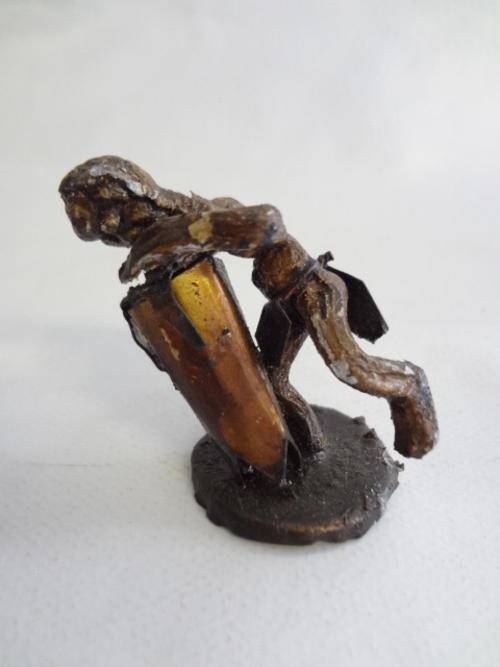 African drumming figurine - 4cm - R1 AUCTION