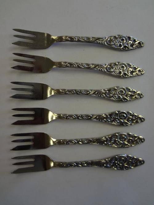 Lot of 6 small forks made in Holland - as per photo