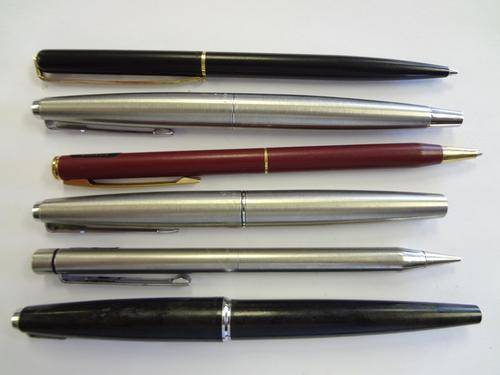 Lot of 6 pens - as per photo