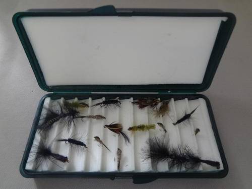 Fly fishing kit with 17 flies as per photo