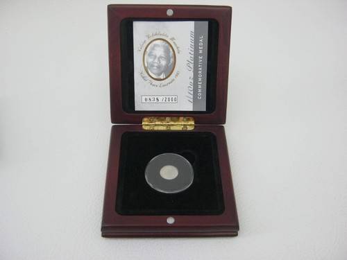 Nelson.R.Mandela Nobel Peace Laureate 1993 1/10 oz Platinum commemoration coin - as per photo