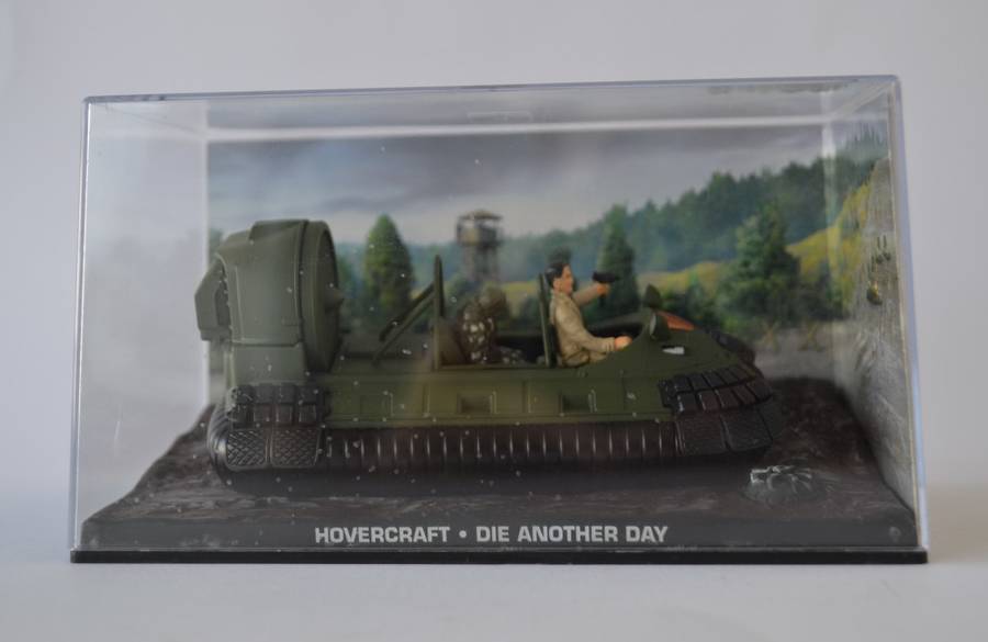 James Bond 007 Hovercraft - Die Another Day Model Car Scale 1:43 as per photo