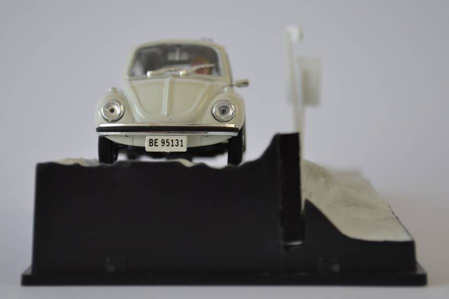 James Bond 007 Volkswagen Beetle - On Her Majesty`s Secret Service Model Car Scale 1:43 as per photo