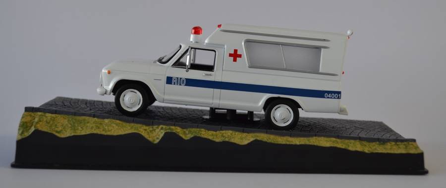 James Bond 007 Chevrolet Ambulance - Moonraker Model Car Scale 1:32 as per photo