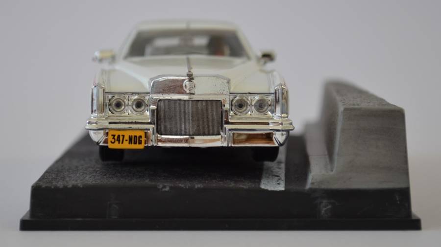 James Bond 007 Corvorado - Live and Let Die Model Car Scale 1:43 as per photo