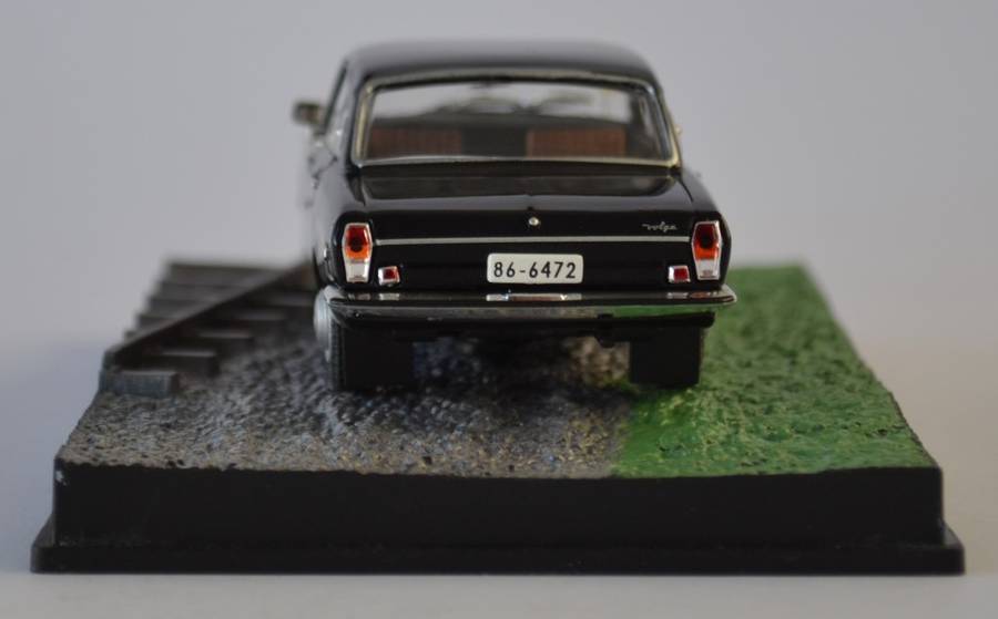 James Bond 007 Volga M-24 - Octopussy Model Car Scale 1:43 as per photo