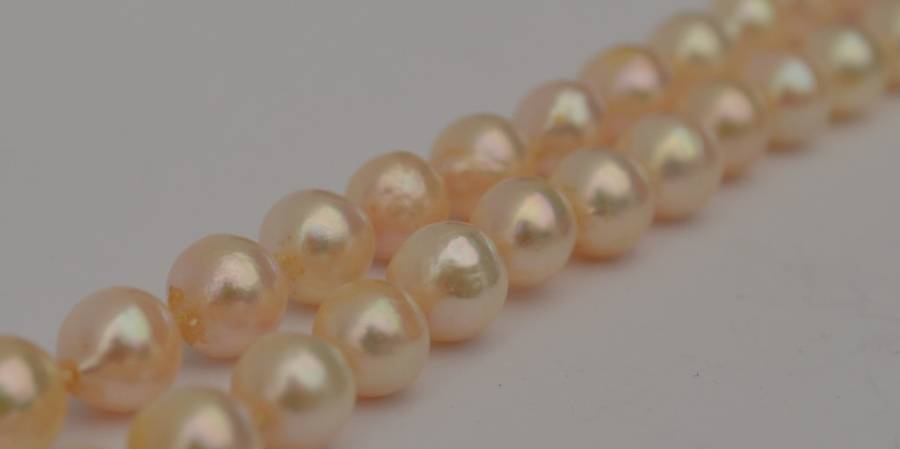 9k Gold Vintage String of Pearls 50cm weight 27g as per photo