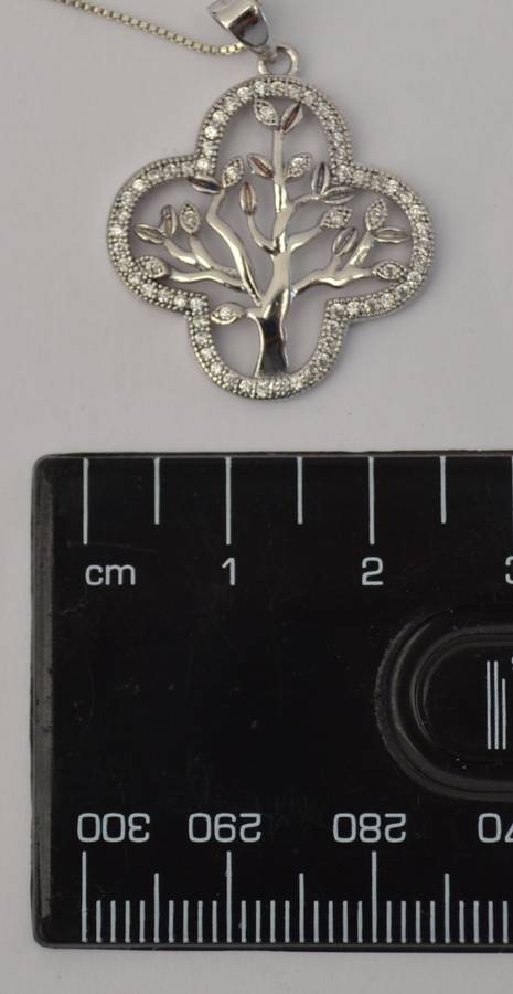 925 Sterling Silver Tree of Life Pendant and Chain weight 4g as per photo