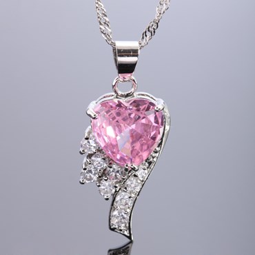 **STUNNING WHITE GOLD PINK SAPPHIRE HEART PENDANT WITH CHAIN**
