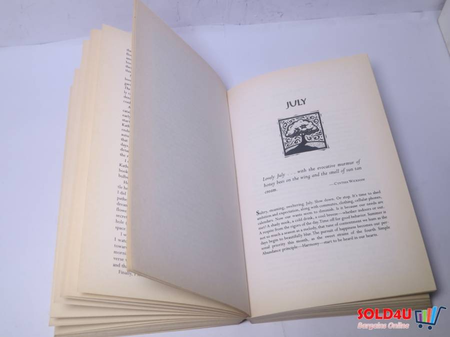 Simple Abundance: A Daybook of Comfort and Joy -  Sarah Ban Breathnach