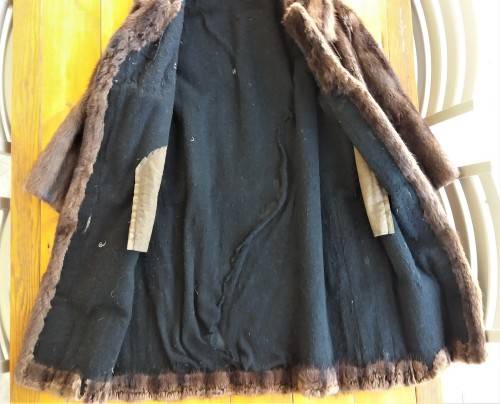 GENUINE FUR COAT- BEAVER/ SIMILAR- WITHOUT LINING