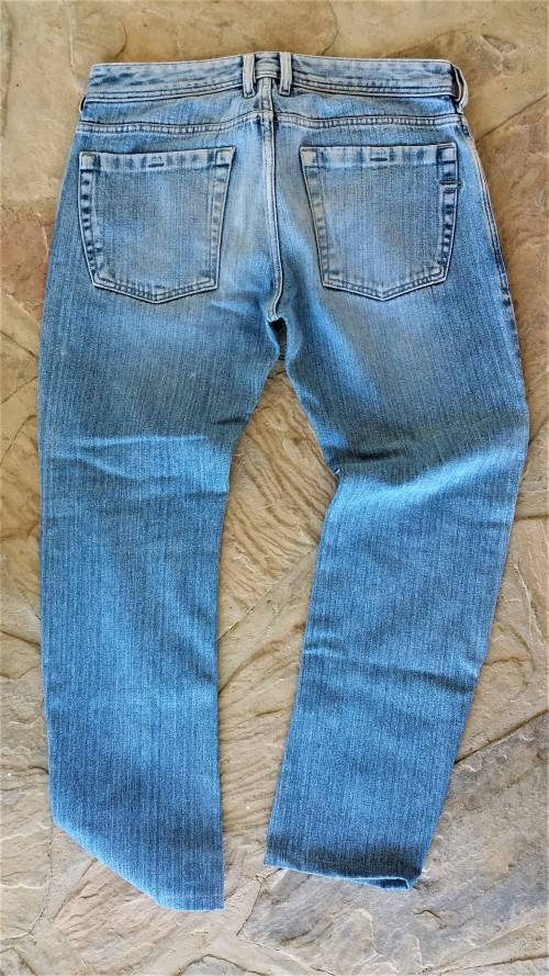 MENS DIESEL JEANS- SIZE 32 SLIM FIT- HARDLY WORN