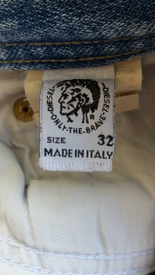 MENS DIESEL JEANS- SIZE 32 SLIM FIT- HARDLY WORN