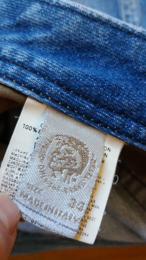 MENS DIESEL JEANS- SIZE 34- HARDLY WORN