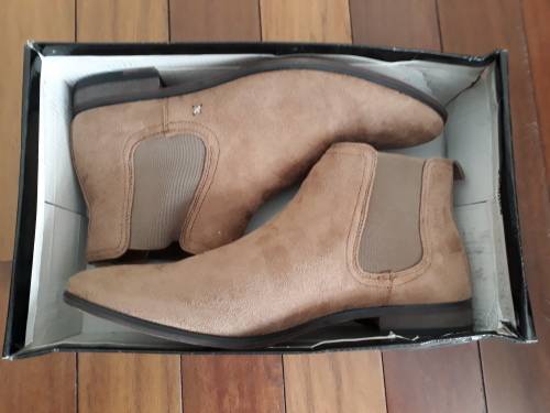 Brand new mens suede-like fabric chelsea boots size 10/11