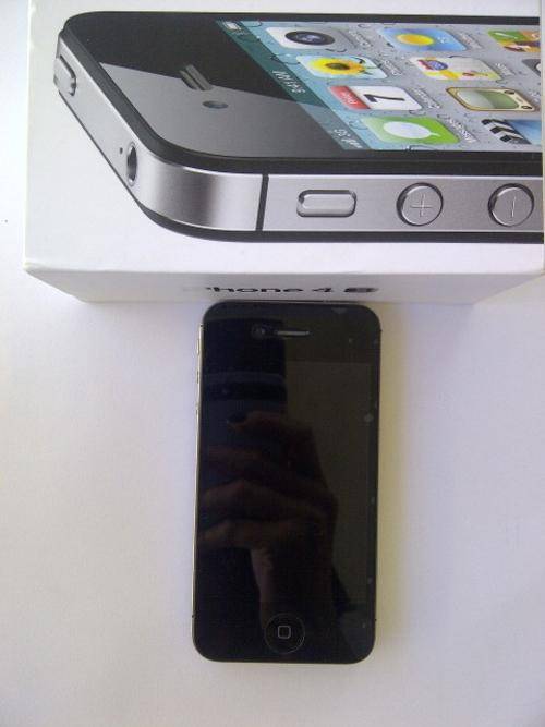 iPhone 4S 16GB - Like New - Open to All Carriers