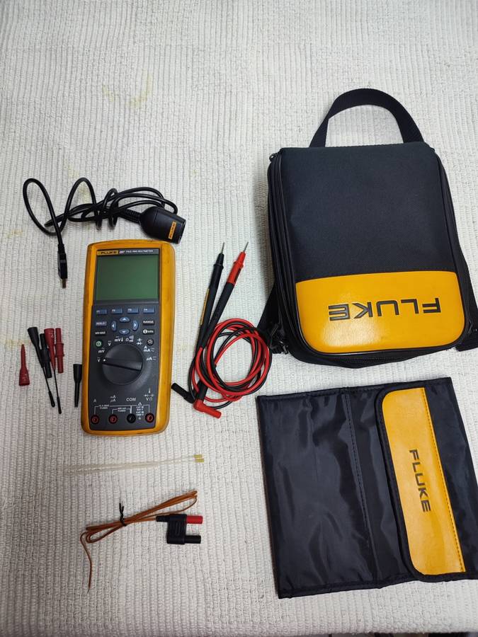 Fluke 287 True RMS Multimeter with logging functionality