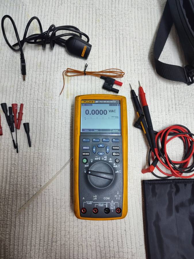 Fluke 287 True RMS Multimeter with logging functionality