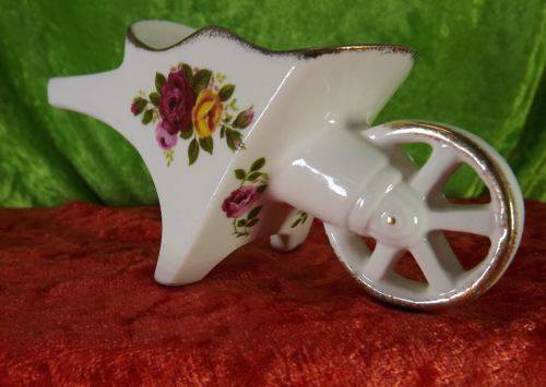 "COTTAGE ROSE" 4 PIECE SET OF ENGLISH FINE BONE CHINA - VINTAGE - from SUEZYT **FREE SHIPPING**