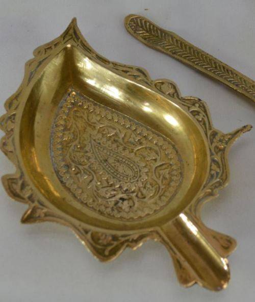 LOT OF 3 BRASS ITEMS- INDIA - from SUEZYT