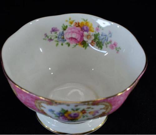 BEAUTIFUL "LADY CARLYLE " DISH - ROYAL ALBERT - from SUEZYT