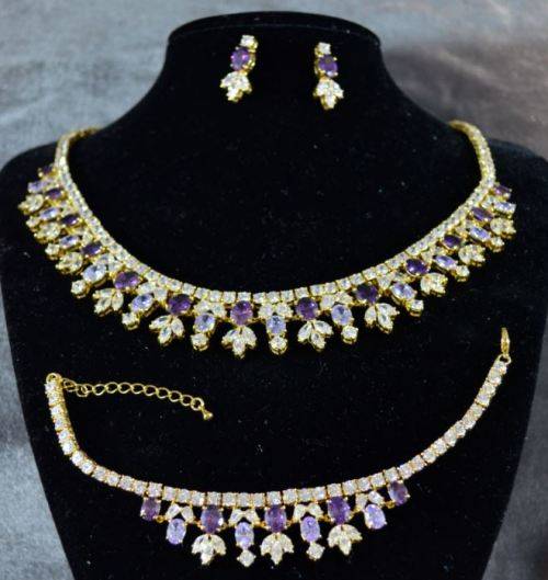 SWAROVSKI CRYSTAL JEWELLERY  NECKLACE SET - from SUEZYT