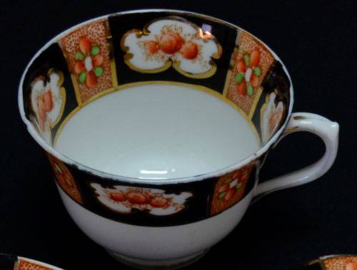 ROYAL ALBERT IMARI STYLE TRIO C 1920s - from SUEZYT