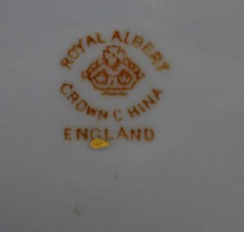 ROYAL ALBERT IMARI STYLE TRIO C 1920s - from SUEZYT