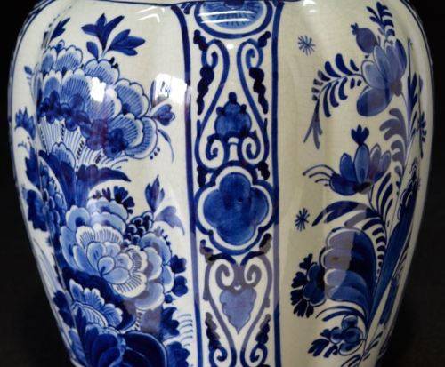 LARGE DELFT LIDDED GINGER JAR - from SUEZYT