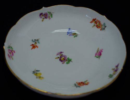 MEISSEN SCATTERED FLOWERS DISH #3 - BLUE DOT PERIOD - from SUEZYT
