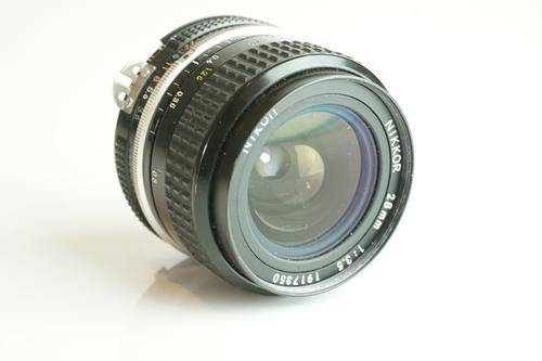Nikon Nikkor Wide angle 28mm F3.5 Lens **Fantastic Nikon Lens in good condition**