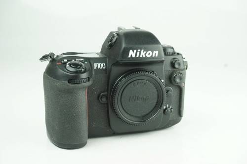 Fantastic Nikon F100 35mm SLR body **Pro Nikon 35mm SLR in Great Condition**