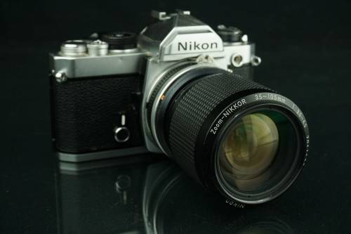 Nikon FM 35mm slr Camera with Nikon Nikkor 35-105mm F3.5-4.5 Lens **Great Condition**