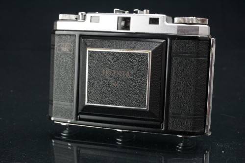 Zeiss-Ikon Ikonta M 524/16 Rangefinder 120 Film Camera  Zeiss Opton Tessar lens **Great Condition*