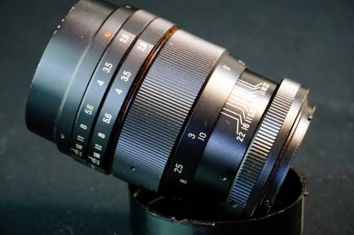 Tele Vivitar 135mm F2.8 Preset Aperture Lens in Canon FD Mount  **Great Condition**