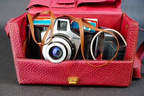 Eura Ferrania Vintage Art Deco Italian 6x6 120 Film Camera with Case **Good Condition**