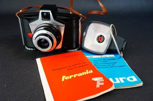 Eura Ferrania Vintage Art Deco Italian 6x6 120 Film Camera with Case **Good Condition**