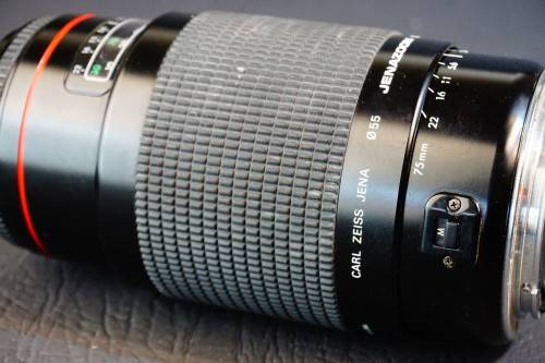 Carl Zeiss 75-300mm f4.5-5.6 Jenazoom Macro MC for Canon SLR Cameras **Excellent Condition**