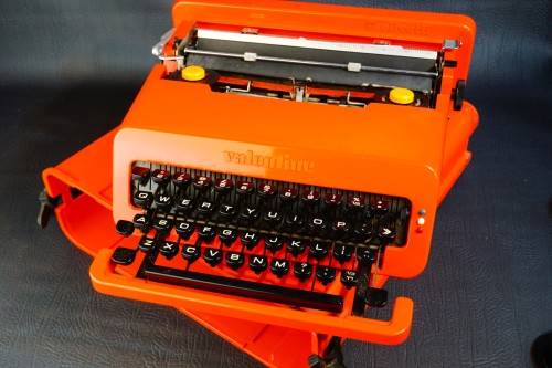 Olivetti Valentine Portable Red Typewriter with Carry Case by Ettore Sottsas **Excellent Condition**